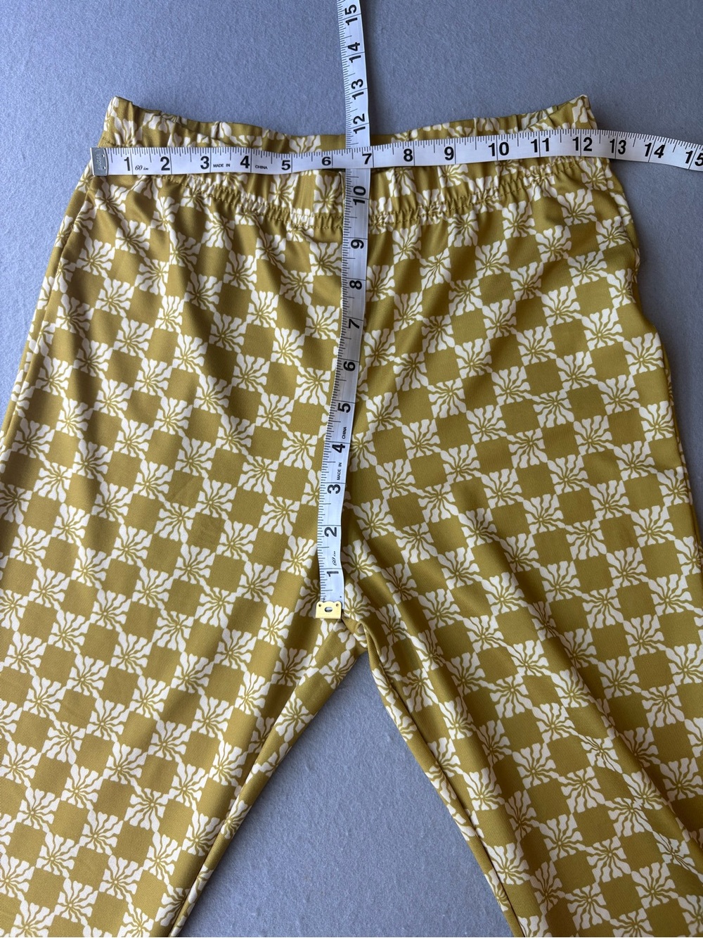 Billabong Hang Loose Pants Chartreuse Mustard Yellow Printed Flared Pants Sz M - Picture 8 of 10